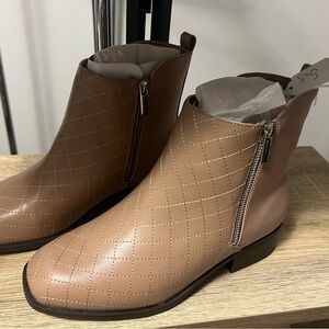 Just Fab Womens Boots Never Worn